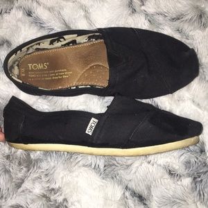 Toms